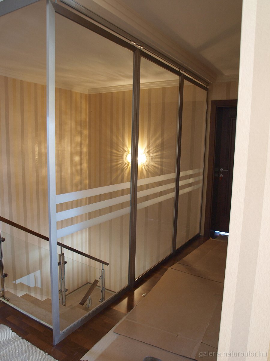 terelvalaszto-uvegezet-femkeretes-120227.jpg - T�relv�laszt� - �vegezett, f�mkeretes (120227)