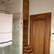 beepitett_furdoszoba_szekr_gysz130127