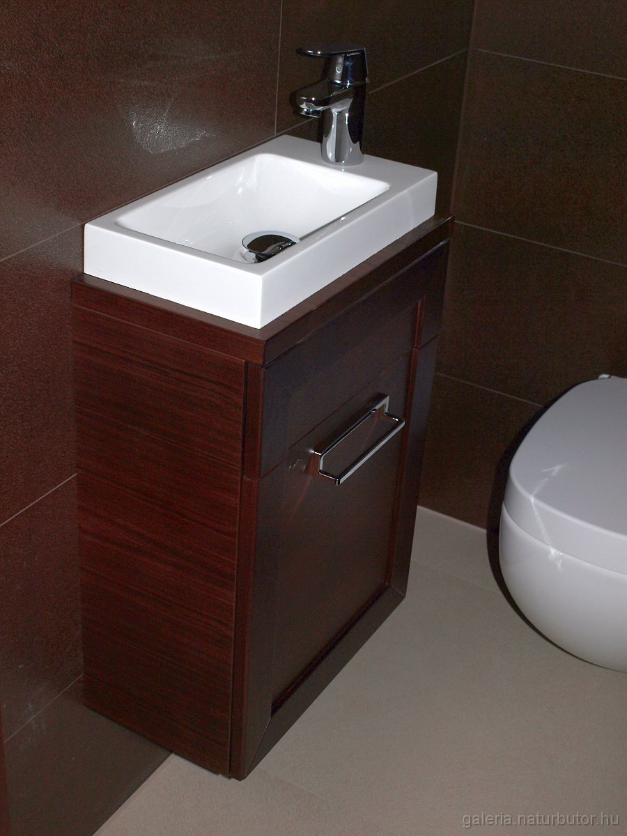 mosdoszekreny-wc-be-120206.jpg - Mosd�szekr�ny WC-be (120206)