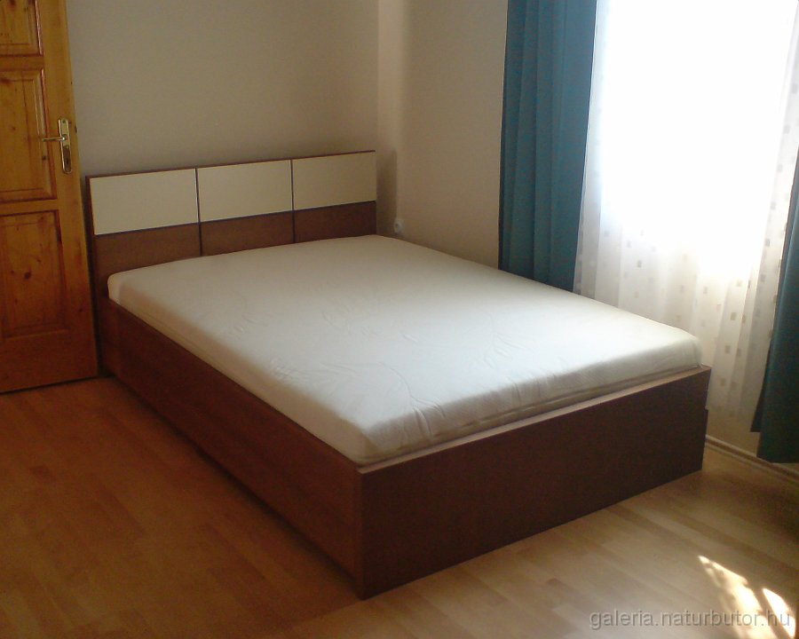 maine-agykeret-egyedi-perem-nelkul-090619.JPG - MAINE �gykeret egyedi - perem n�lk�l (090619)