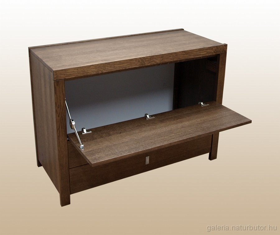 velence-komod-agyntos-120119.jpg - VELENCE kom�d - �gynem�tart�s (120119)
