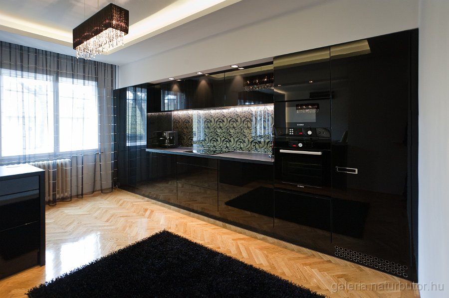 Minimal-1-magasfenyu-fekete-jobb-oldali-nezet.jpg - Minimal (1) - magasf�ny� fekete, jobb oldali n�zet