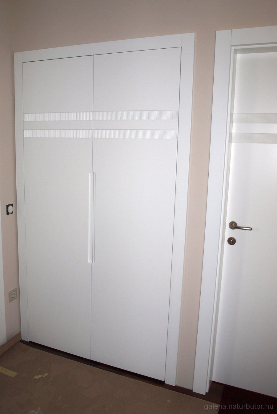 egyedi_beepitett_eloszobaszekreny_003.jpg - Be�p�tett szekr�ny (8)