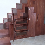 egyedi_beepitett_eloszobaszekreny_001