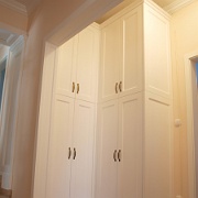 egyedi_beepitett_eloszobaszekreny_006