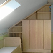 egyedi_beepitett_gyerekszoba_szekreny