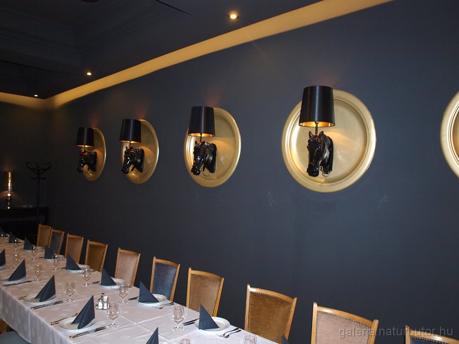 uj-vigado-111216-05.jpg - �j Vigad� (111216-05)